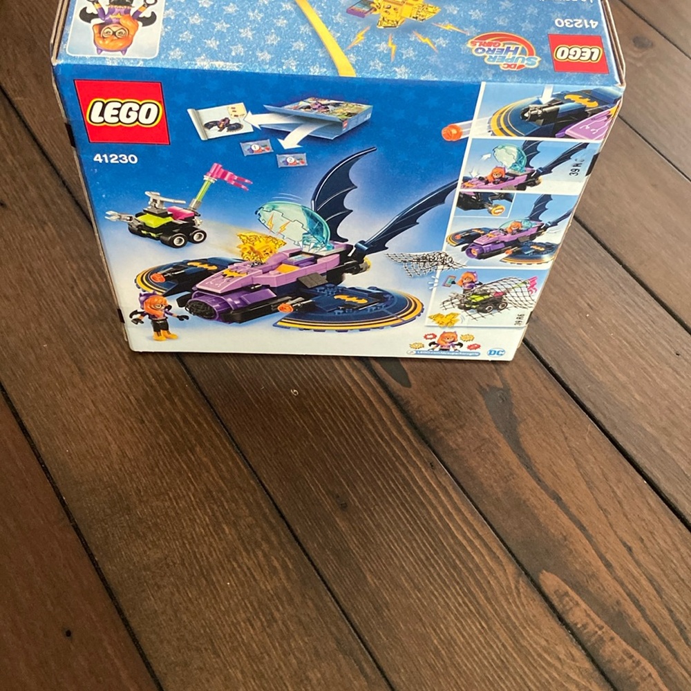 LEGO DC Super Hero Girls Batgirl Batjet Chase